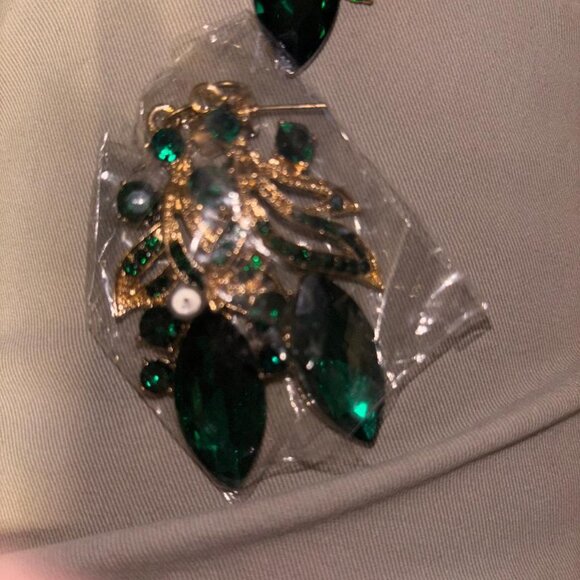 #520 Elegant Luxury Rhinestone Jewelry Set for Women - Necklace & Earrings - Picture 3 of 4